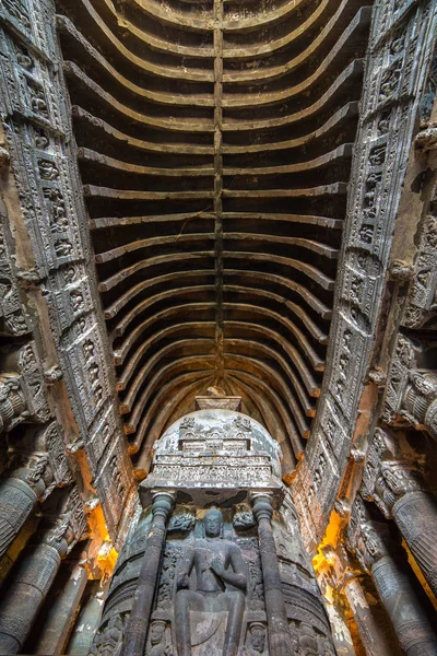 Staty av Buddha på Ellora grottor — Stockfoto