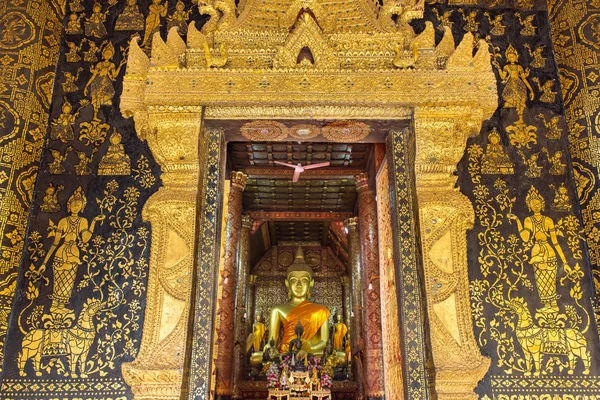 Entrada al templo Wat Xieng Thong — Foto de Stock