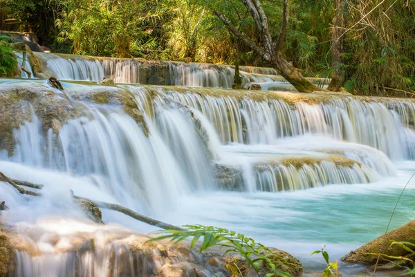 Kuang Si vattenfall — Stockfoto