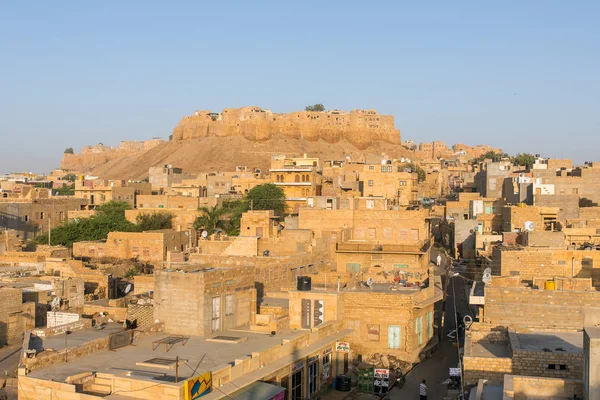 Jaisalmer Stadt mit Festung auf Hügel — Stockfoto