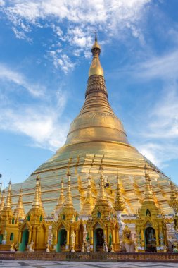 shwedagon pagoda yangon yapılan