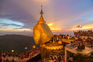 Kyaiktiyo pagoda Myanmar