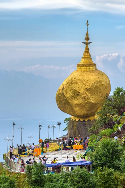 Kyaiktiyo pagoda in Myanmar — Stock Photo, Image