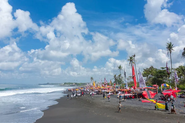 Traditional kite competion at Sanur Beach — Stock Photo, Image