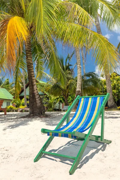 Silla de playa en la playa — Foto de Stock