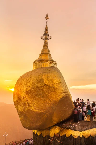 Kyaiktiyo pagoda Mianmarban — Stock Fotó