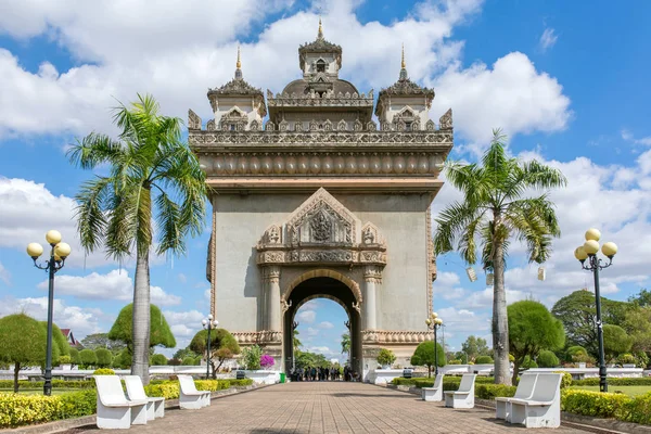 Patuxai monument in Vientiane — Stock Photo, Image