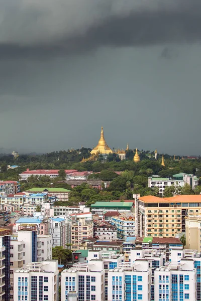 Shwedagon Pagoda in Yangon — Stock Photo, Image