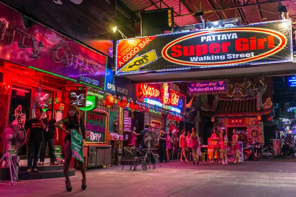 Walking Street a Pattaya di notte — Foto Stock