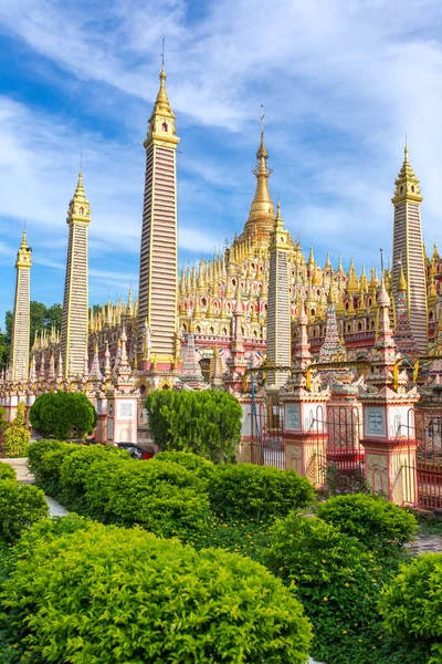 Krásný buddhistická Pagoda Thanboddhay Phaya — Stock fotografie