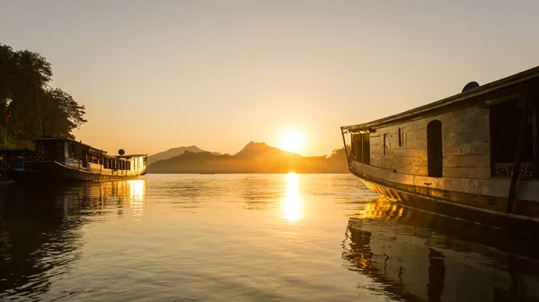 Boats on the Mekong river — Stock Photo, Image