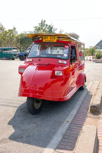 老式的笃笃出租车 — 图库照片