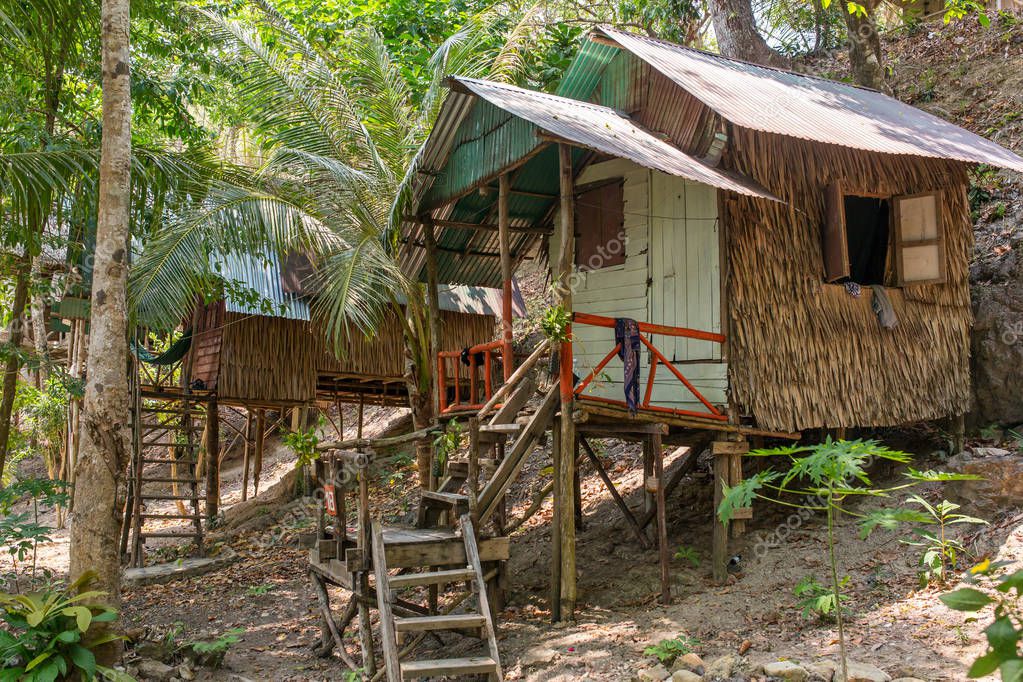 Hutte de bambou  sur l  le  de Koh Chang en Tha lande 