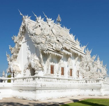 ünlü wat rong khun