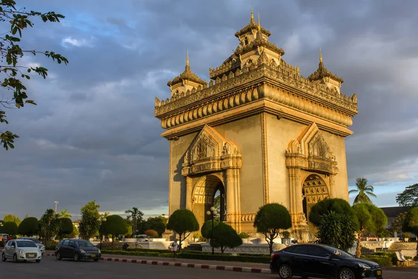 Patuxai monument in Vientiane — Stock Photo, Image