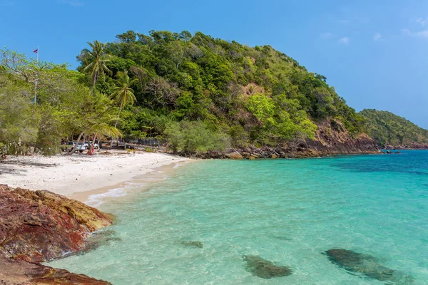 Tropical white sand beach — Stock Photo, Image