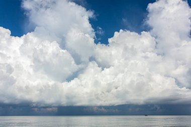 Fırtına bulutları denize Tayland