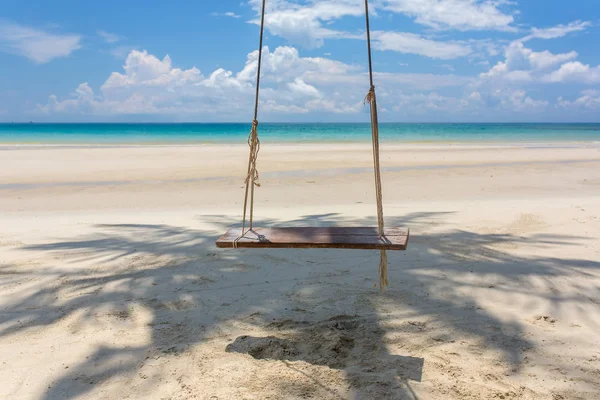 Columpio Madera Colgado Playa Isla Koh Kood Tailandia — Foto de Stock