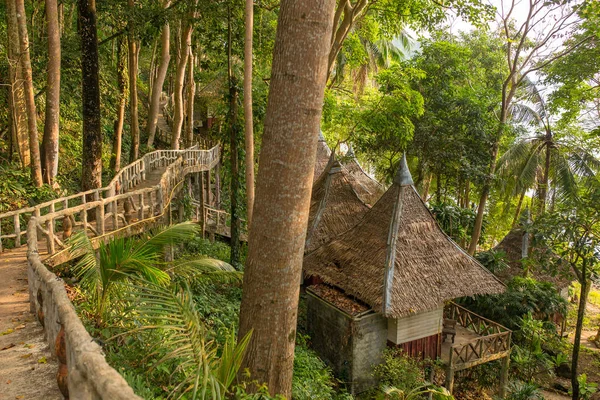 Jungle bungalow resort — Stock fotografie