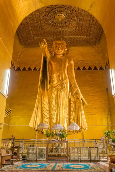 Stojący Posąg Buddy Wzgórzu Mandlay Birmie — Zdjęcie stockowe