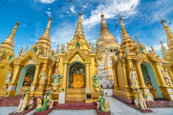 Shwedagon pagoda v Yangonu — Stock fotografie