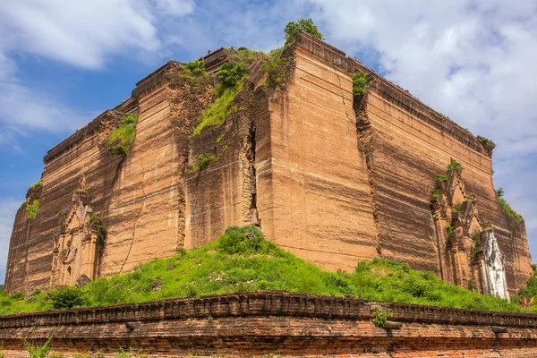 Förstörda Mingun pagoda — Stockfoto