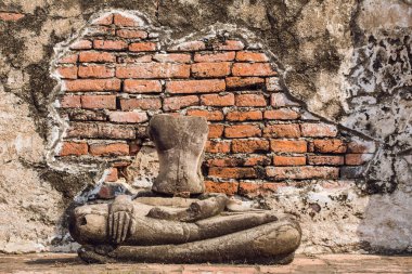 başsız Buda heykeli