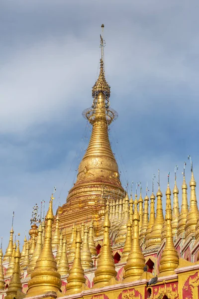 Hermosa pagoda budista — Foto de Stock