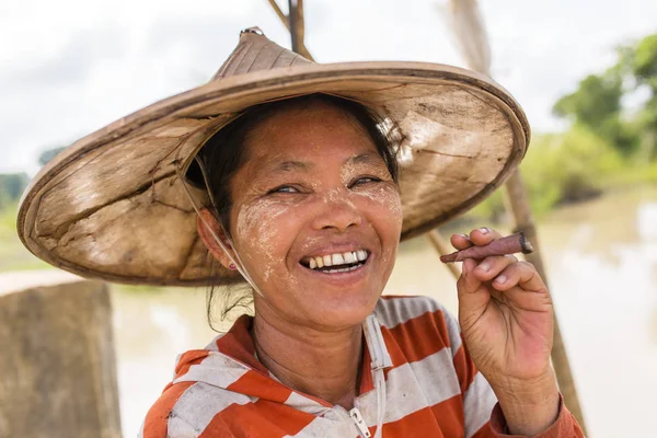Hpa Myanmar Ekim 2016 Belirsiz Gülümseyen Birmanya Kadın Bir Geleneksel — Stok fotoğraf