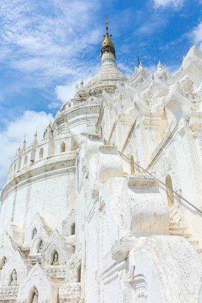 Biała pagoda Hsinbyume — Zdjęcie stockowe