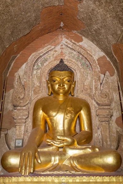 Statue de Bouddha au Temple Izza Gaw Na — Photo