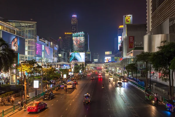 Bangkok Tailandia Marzo 2017 Vista Nocturna Calle Ratchadarmi Bangkok Tailandia —  Fotos de Stock