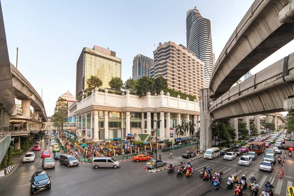 Traffic on Rama I street — Stock Photo, Image