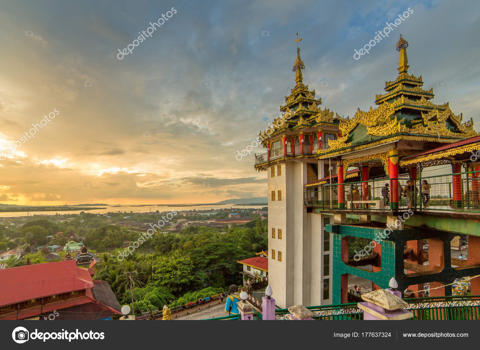 Kyaik Tan Lan Kyaikthanlan Pagoda Mawlamyine Sunset Mon State Myanmar Stock Photo By C Mazzzur