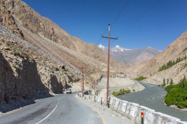 Srinagar - Kargil yol Jammu ve Keşmir durumunda kuzey Hindistan'da