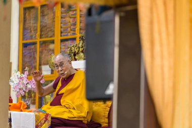 Dharamsala, Hindistan - 6 Haziran 2017: 14 Kutsal Dalai Lama Tenzin Gyatso verir öğretileri onun yurdunda Dharamsala, Hindistan.