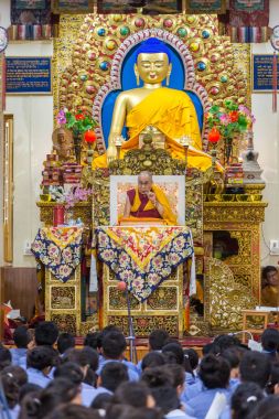 Dharamsala, Hindistan - 6 Haziran 2017: 14 Kutsal Dalai Lama Tenzin Gyatso verir öğretileri onun yurdunda Dharamsala, Hindistan.