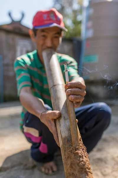 Chiang Rai Thailand February 2017 Unidentified Elderly Akha Man Smoking — Stock Photo, Image