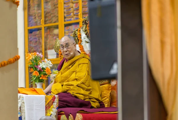 达兰萨拉 2017年6月6日 他的圣洁14达赖喇嘛丹嘉措在他的住所给教学在达兰萨拉 — 图库照片