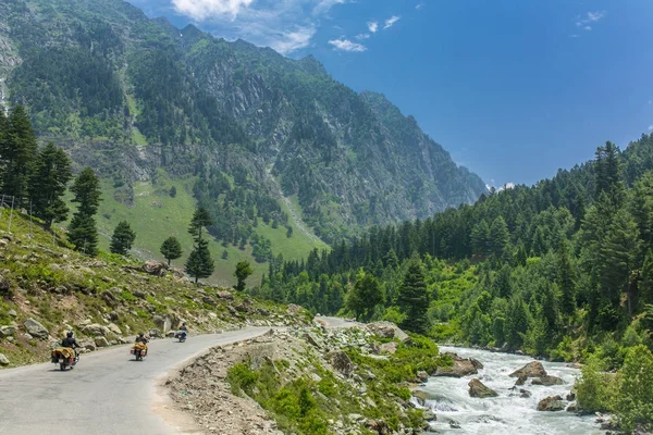 Turistas Andando Moto Montanhas Himalaia Srinagar Kargil Estrada Jammu Caxemira — Fotografia de Stock