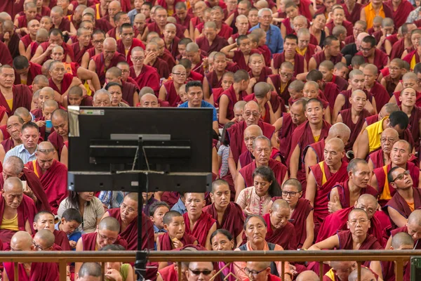 Dharamsala India 2017 Június Szerzetesek Tibeti Nép Hallgat Őszentsége Dalai — Stock Fotó