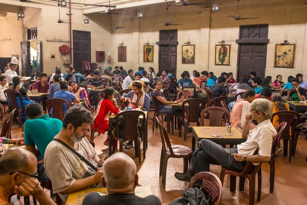 Kolkata India April 2017 Bezoekers Van Populaire Indiase Koffiehuis Lunch — Stockfoto