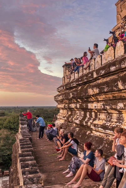 Bagan Mianmar Outubro 2016 Turistas Assistindo Nascer Sol Subiram Antigo — Fotografia de Stock