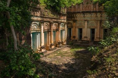 Pho kazanmak Taung Budist Monywa, Mandalay mağaralarda