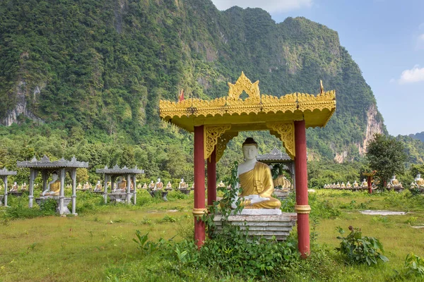 Estatuas Buda Cerca Hpa Con Montaña Fondo Myanmar —  Fotos de Stock