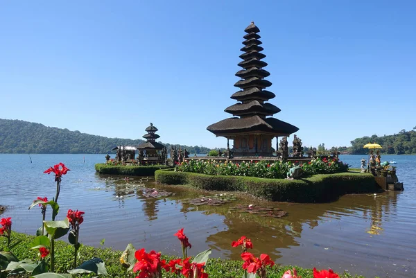 Pura Фоні Тропічних Пейзажів Поблизу Danu Храм Озеро Beratan Балі — стокове фото