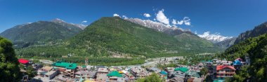 Güzellikler Vashisht Köyü ve Kullu Vadisi, Hindistan.