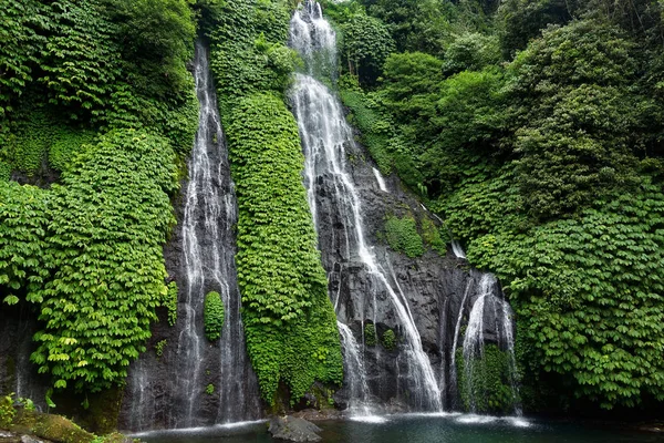 Hermosa cascada de Banyumala en Bali, Indonesia — Foto de Stock