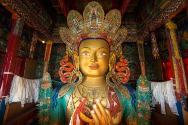 Gelecek Buda veya Maitreya Buda 28 Thiksey Gompa Manastırı Ladakh, Kuzey Hindistan'ın