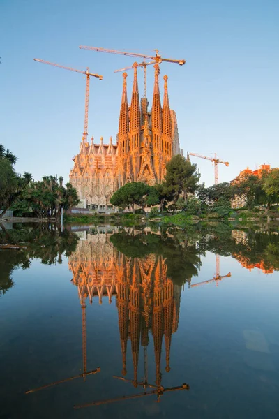 Sagrada Familia Imponująca Katedra Zaprojektowane Przez Gaudiego Który Jest Trakcie — Zdjęcie stockowe